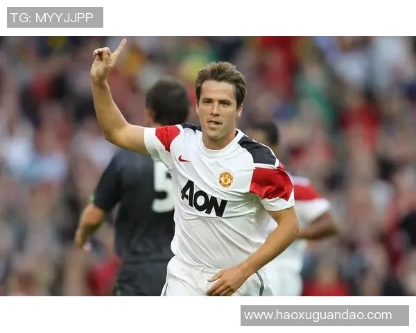 足球明星高清挂图欣赏足球场上的传奇瞬间与风采展示