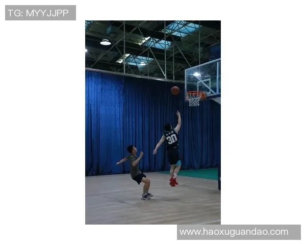 上海篮球队的辉煌征程与大师赛的精彩瞬间回顾 上海篮球队的辉煌征程与大师赛的精彩瞬间回顾