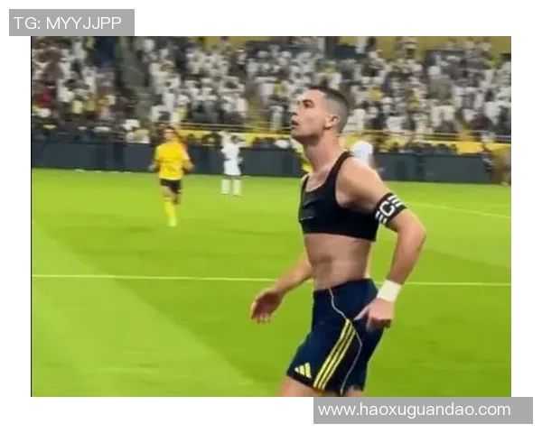 足球明星真人立牌视频带你近距离感受偶像魅力与足球激情的完美结合 足球明星真人立牌视频带你近距离感受偶像魅力与足球激情的完美结合